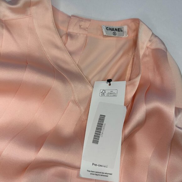 CHANEL Vintage Pleated Button Up Blouse in Pale Pink Silk - Picture 9 of 11